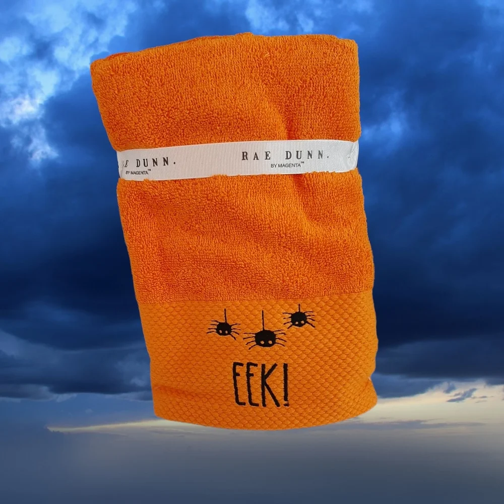 Rae Dunn EEK! 16